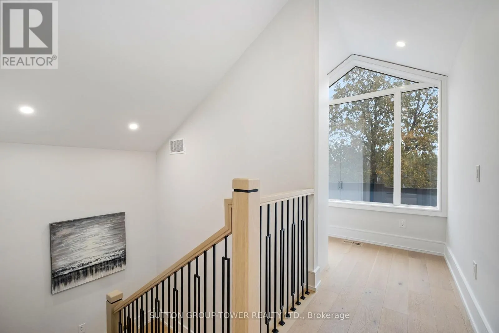 48 SILVERTHORN AVENUE
