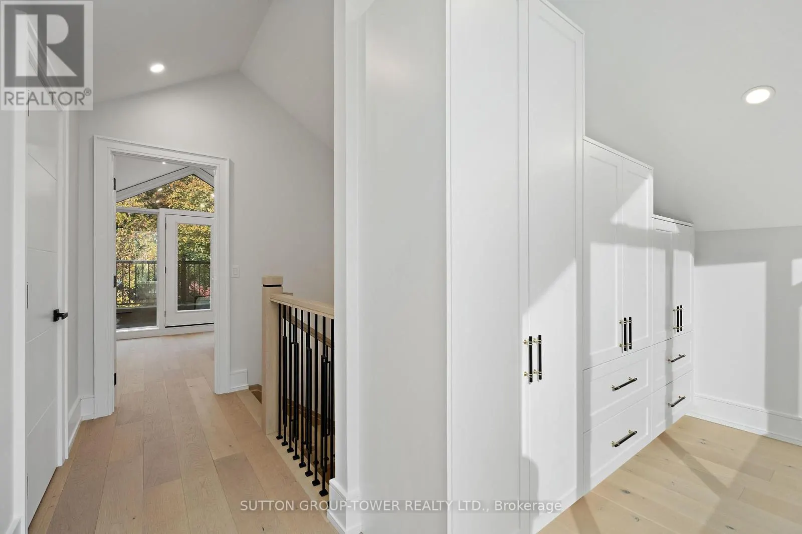 48 SILVERTHORN AVENUE