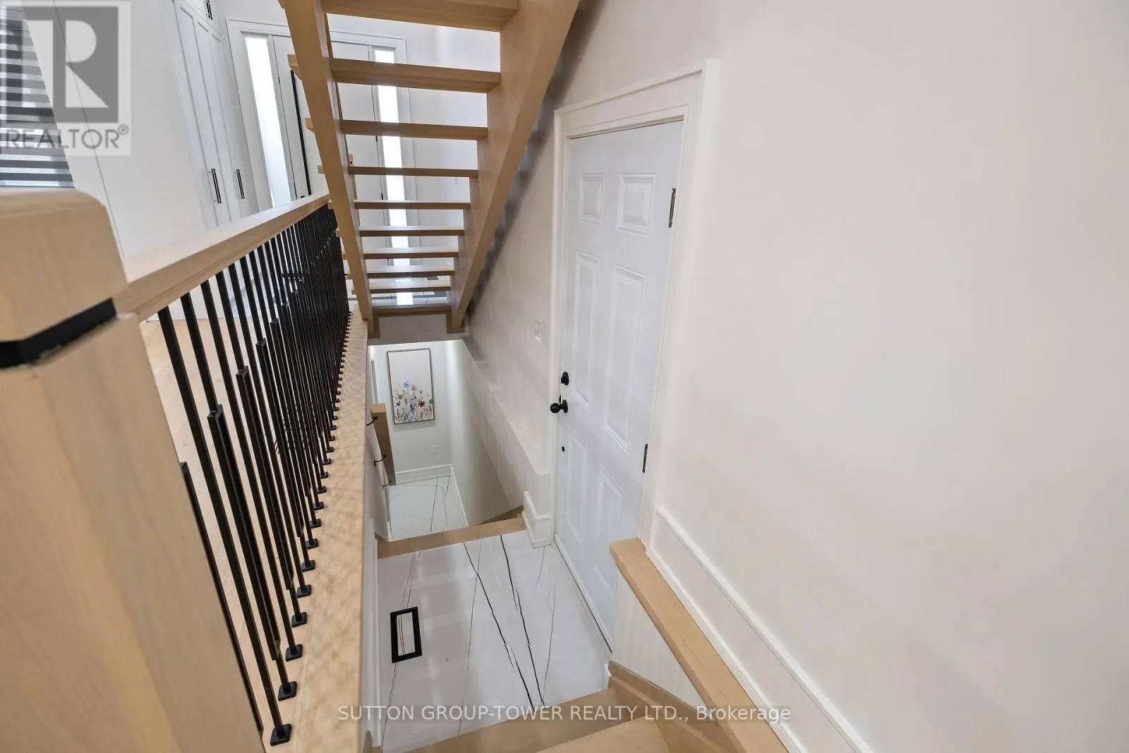 48 SILVERTHORN AVENUE