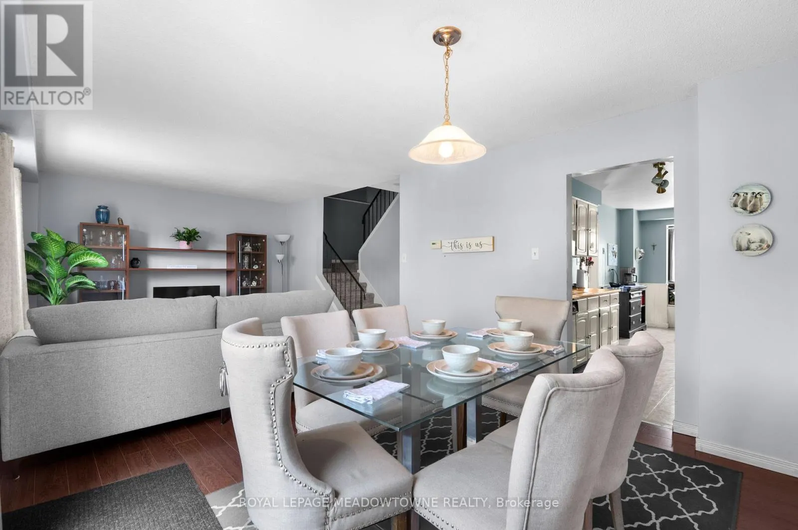 6058 STARFIELD CRESCENT