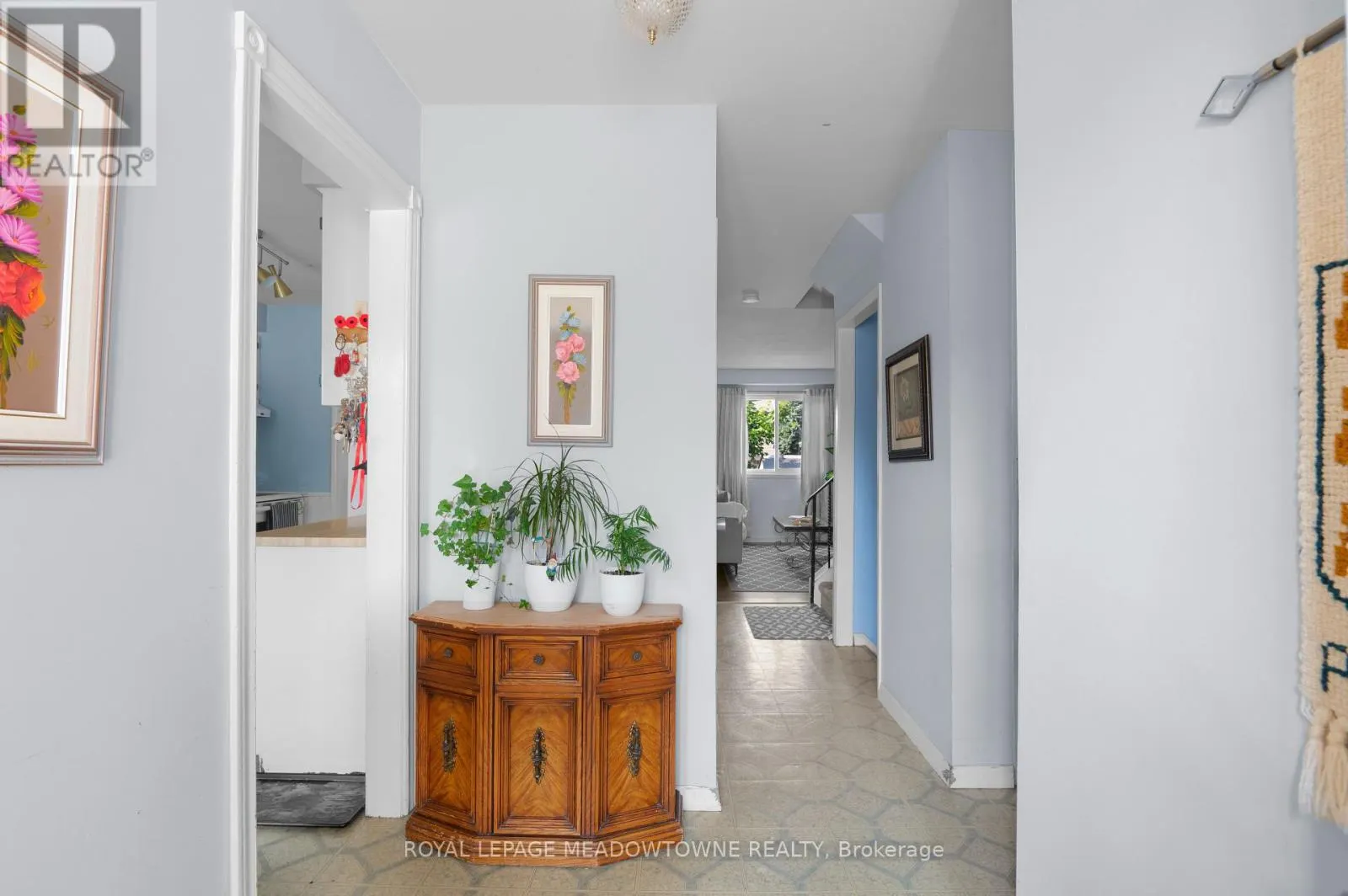 6058 STARFIELD CRESCENT