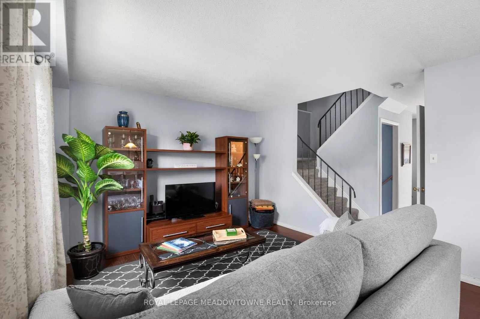 6058 STARFIELD CRESCENT