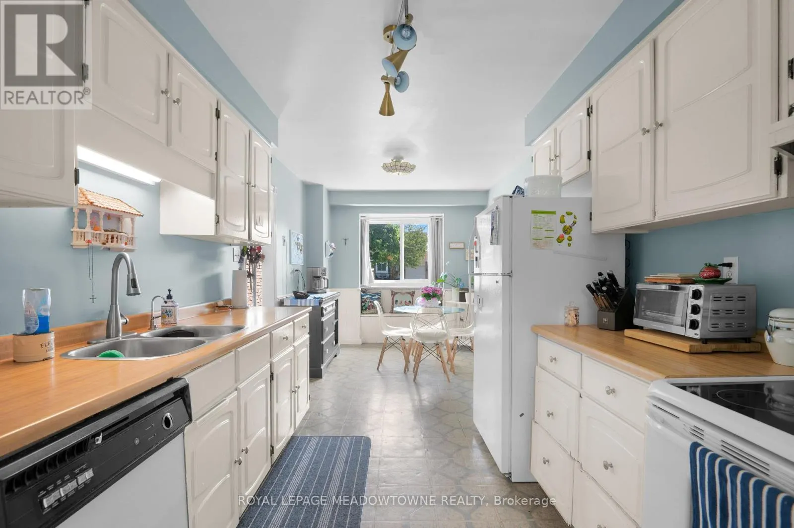 6058 STARFIELD CRESCENT