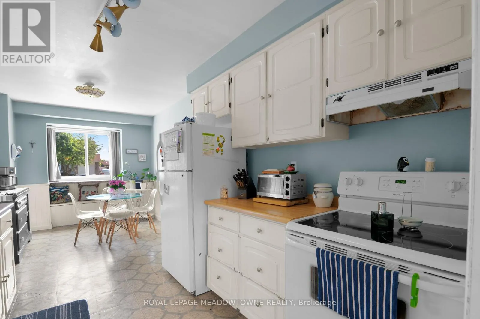 6058 STARFIELD CRESCENT