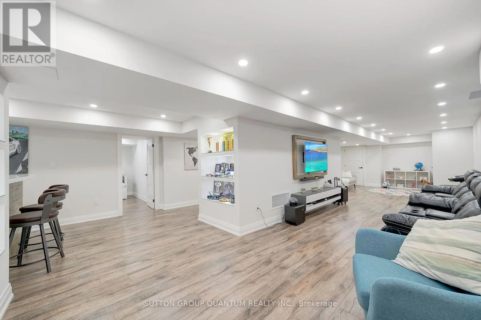 2201 HILLMOUNT DRIVE