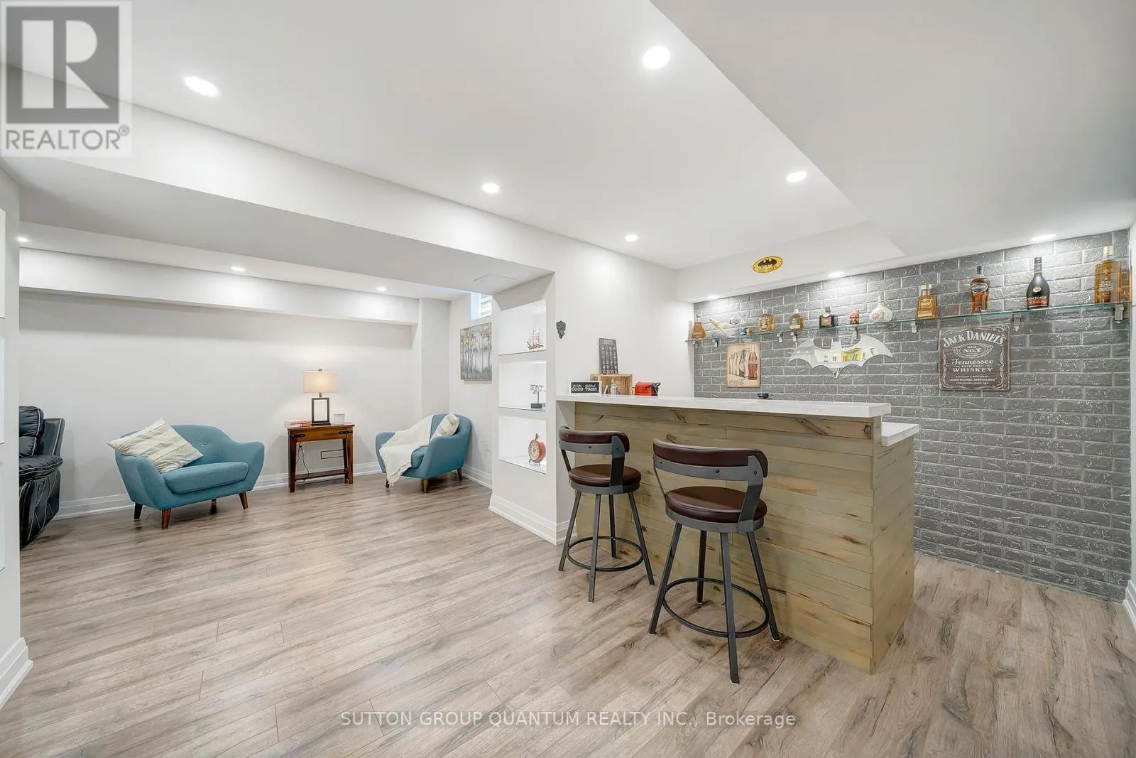 2201 HILLMOUNT DRIVE