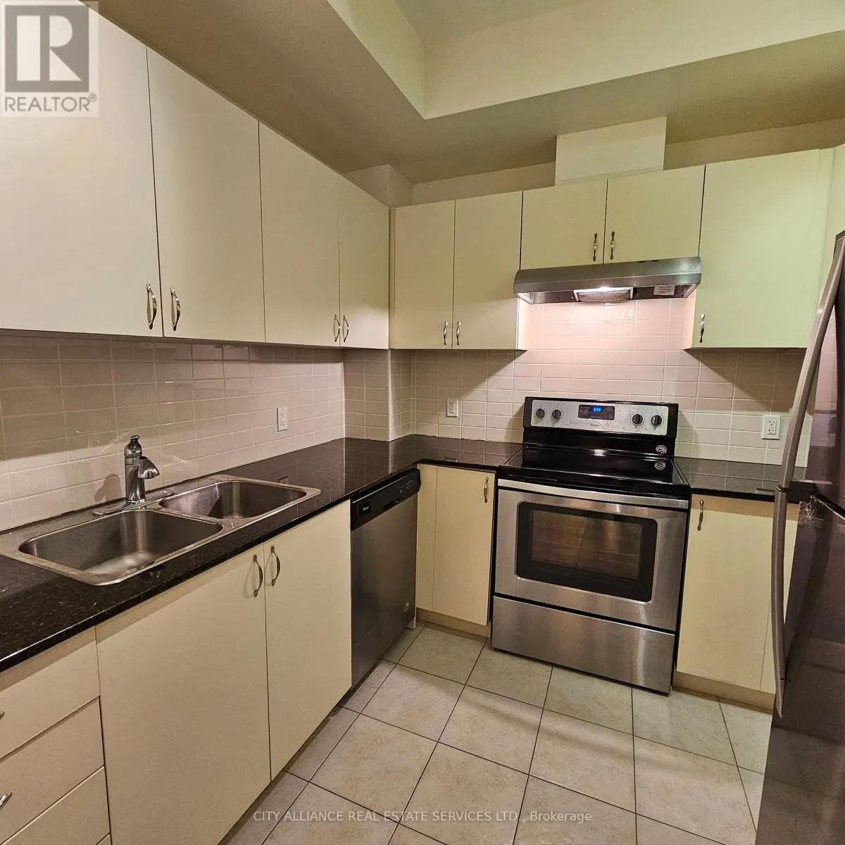 512 - 2522 KEELE STREET