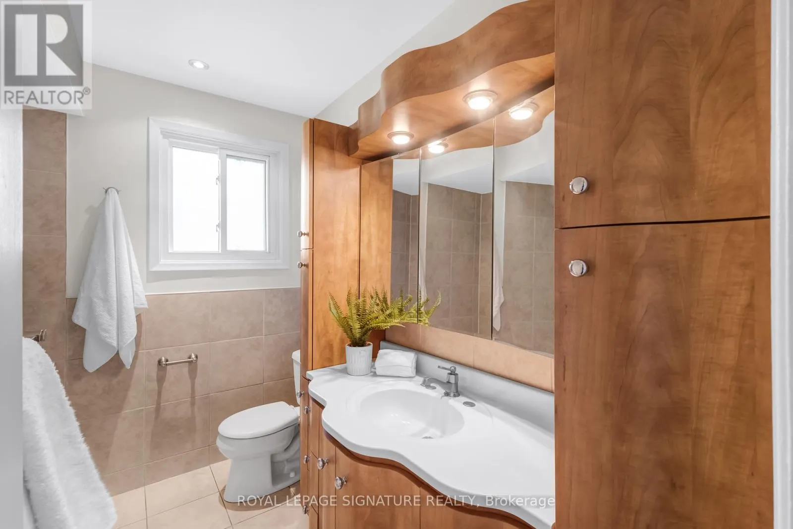1256 TYNEBURN CRESCENT