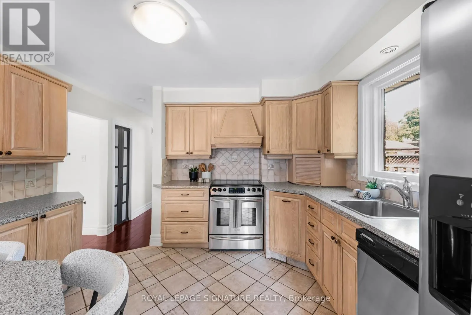 1256 TYNEBURN CRESCENT