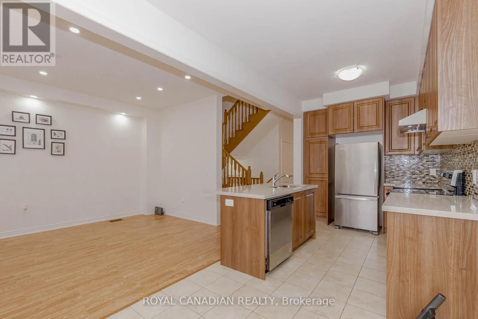 1533 CARR LANDING