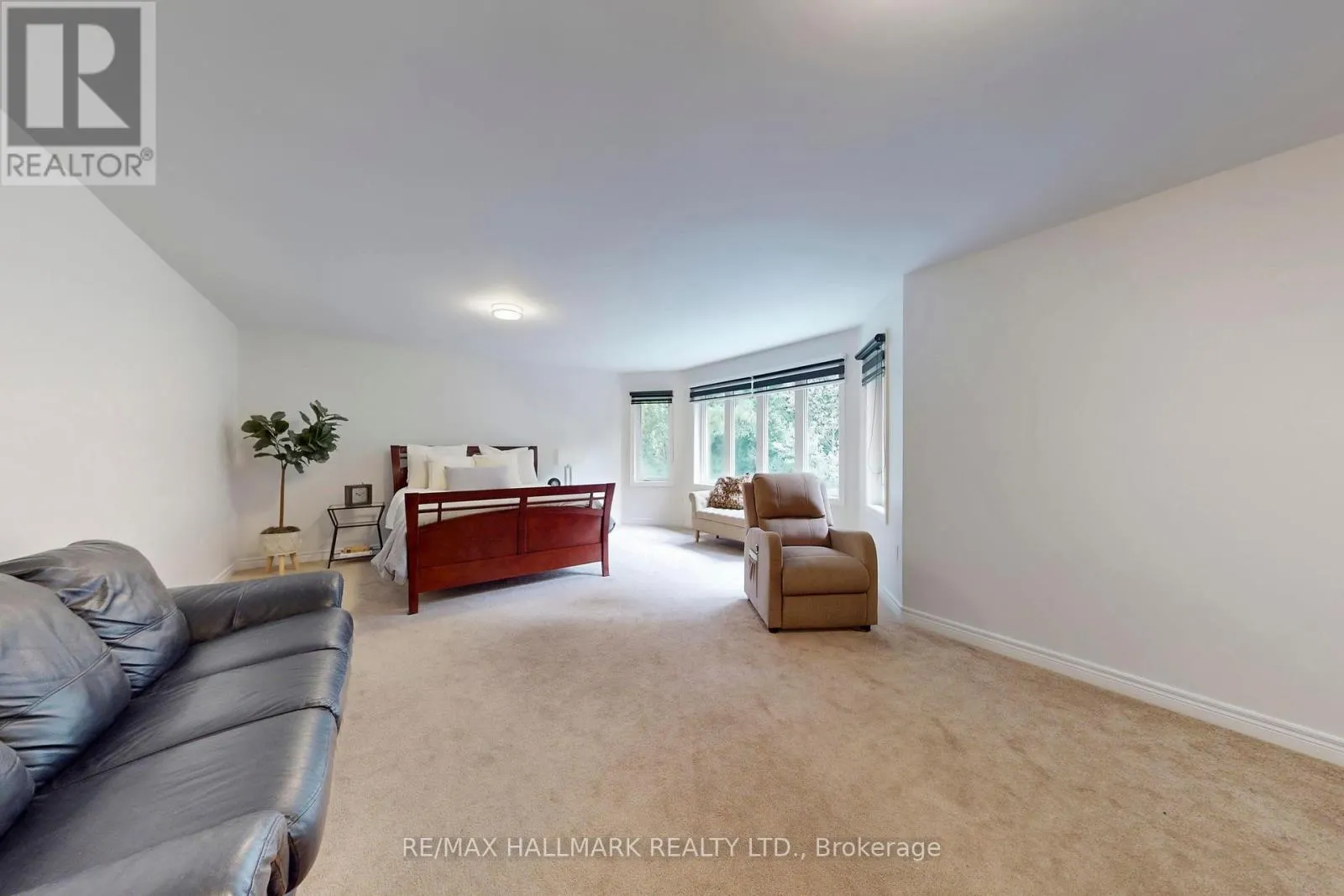 33 BORLAND CRESCENT