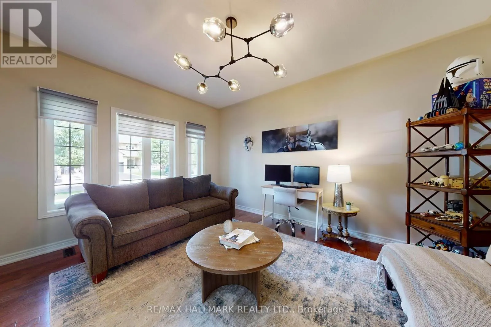 33 BORLAND CRESCENT