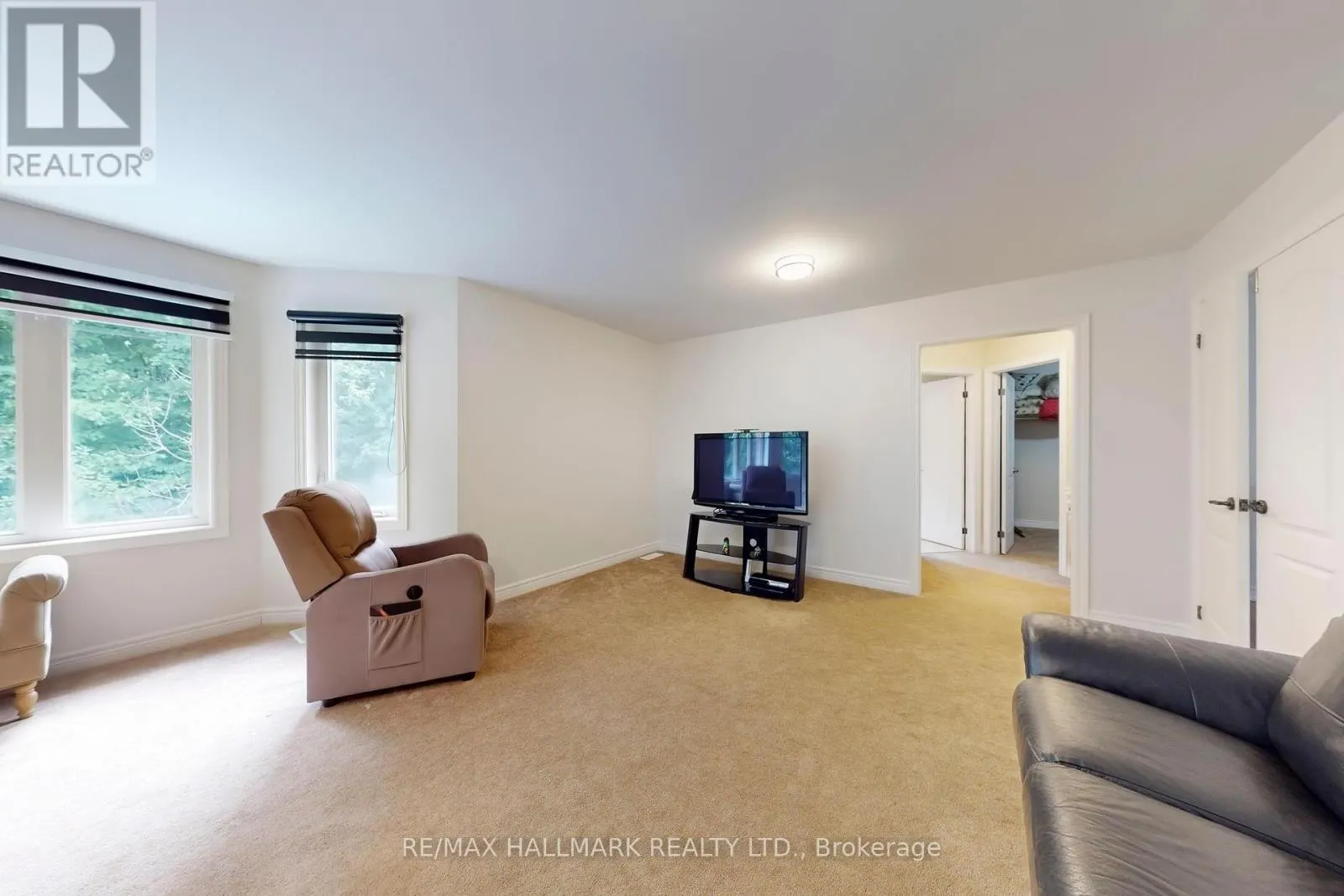 33 BORLAND CRESCENT