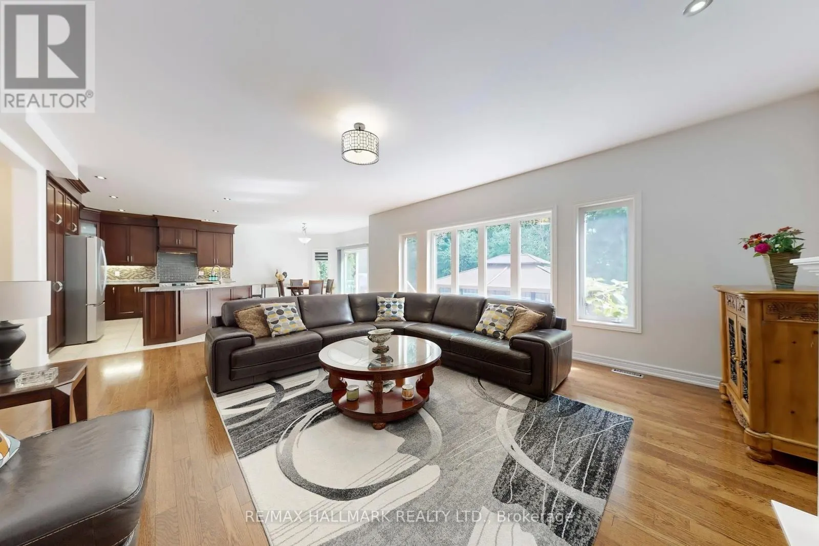 33 BORLAND CRESCENT