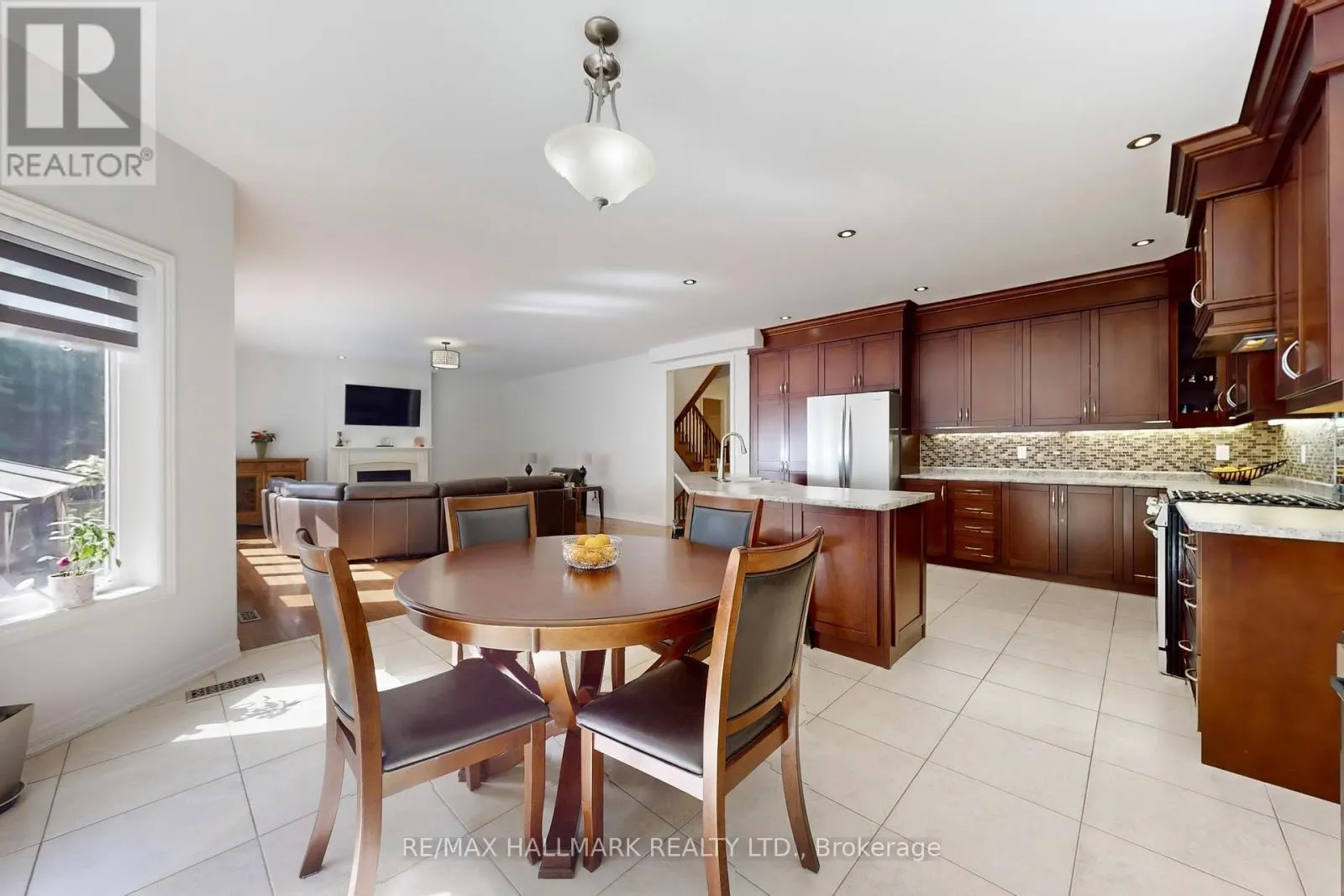 33 BORLAND CRESCENT