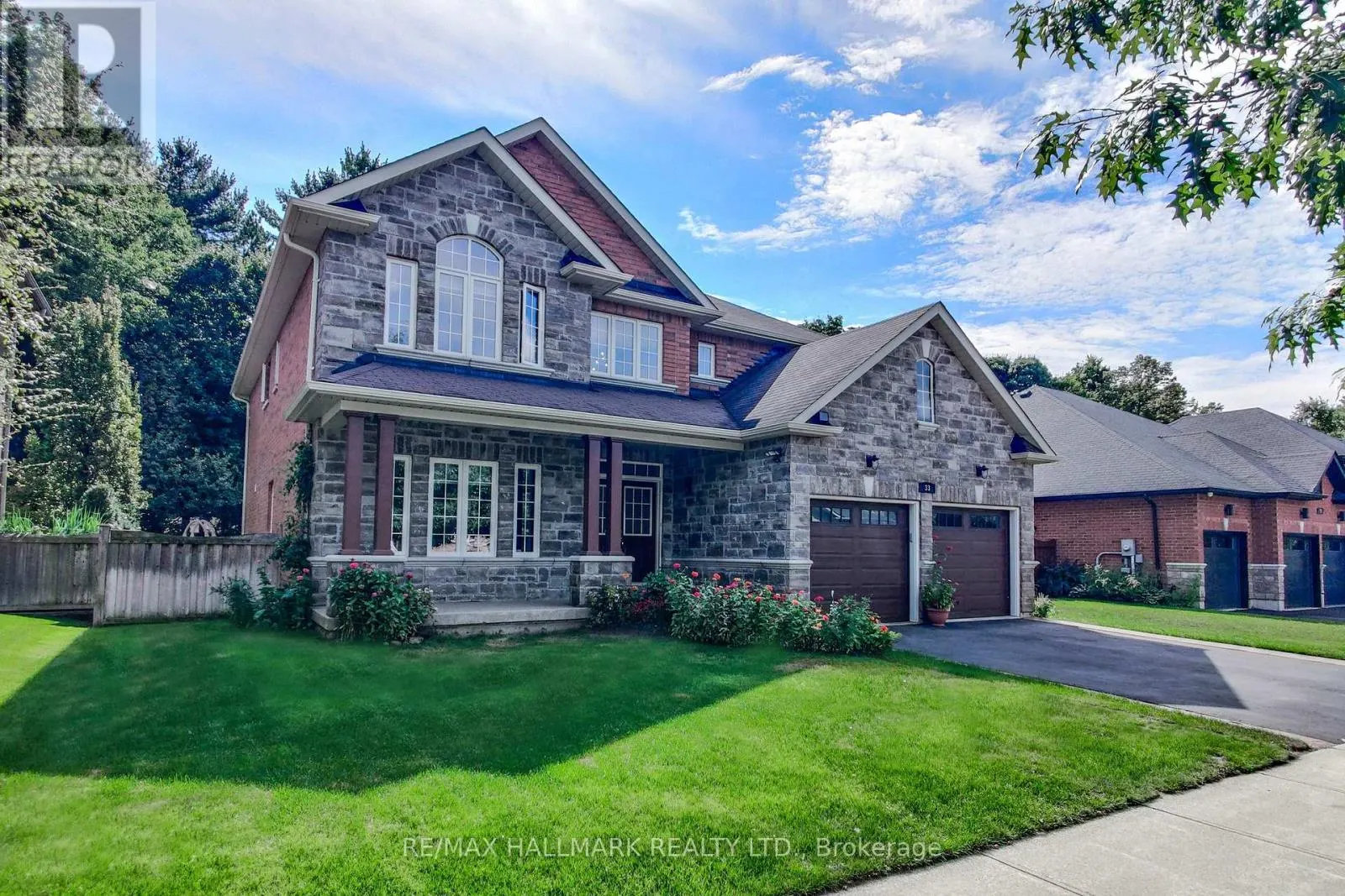 33 BORLAND CRESCENT