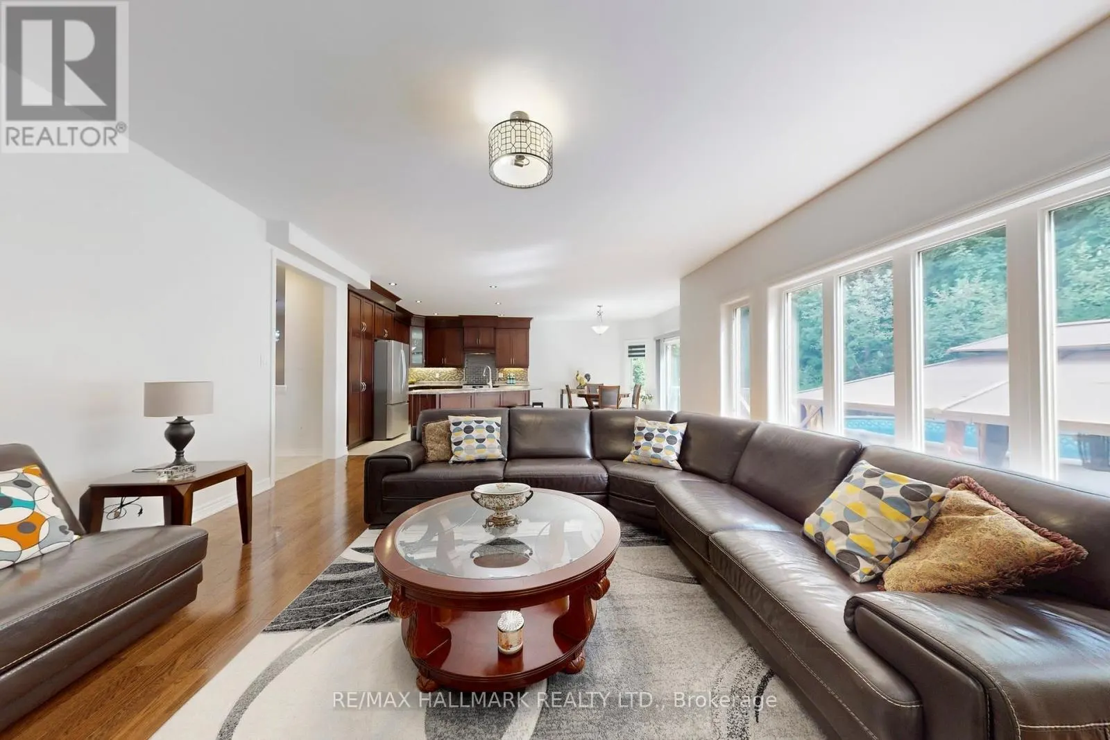 33 BORLAND CRESCENT