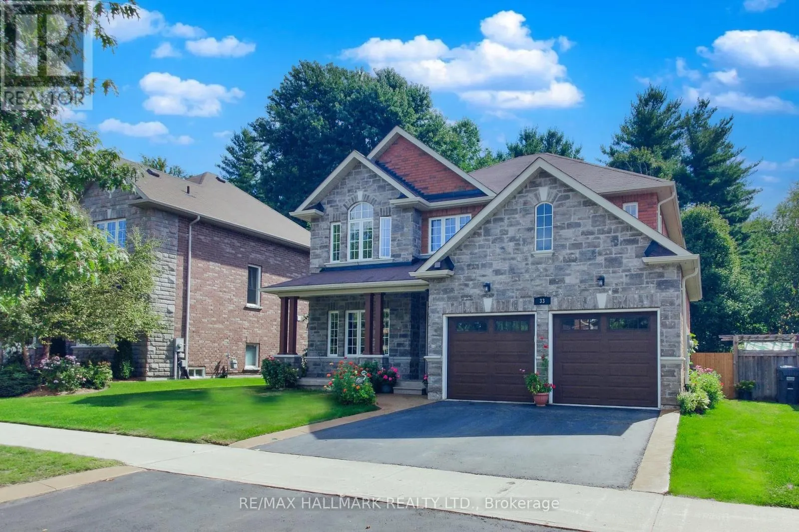 33 BORLAND CRESCENT
