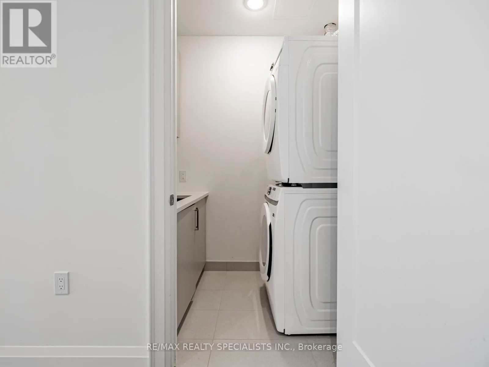 208 - 42 MILL STREET