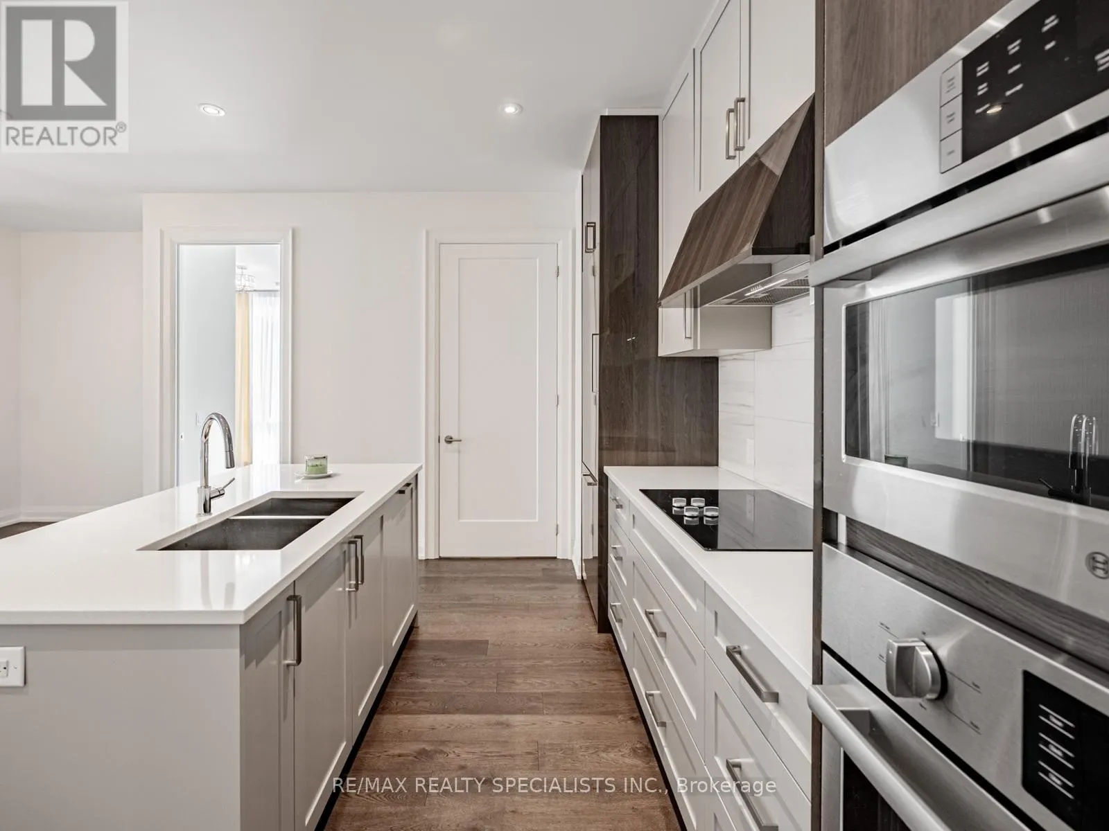 208 - 42 MILL STREET