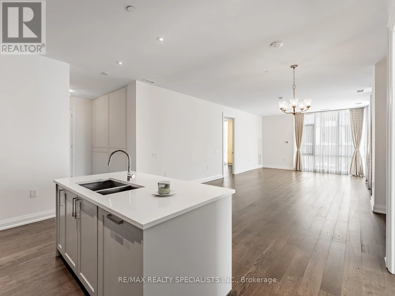 208 - 42 MILL STREET
