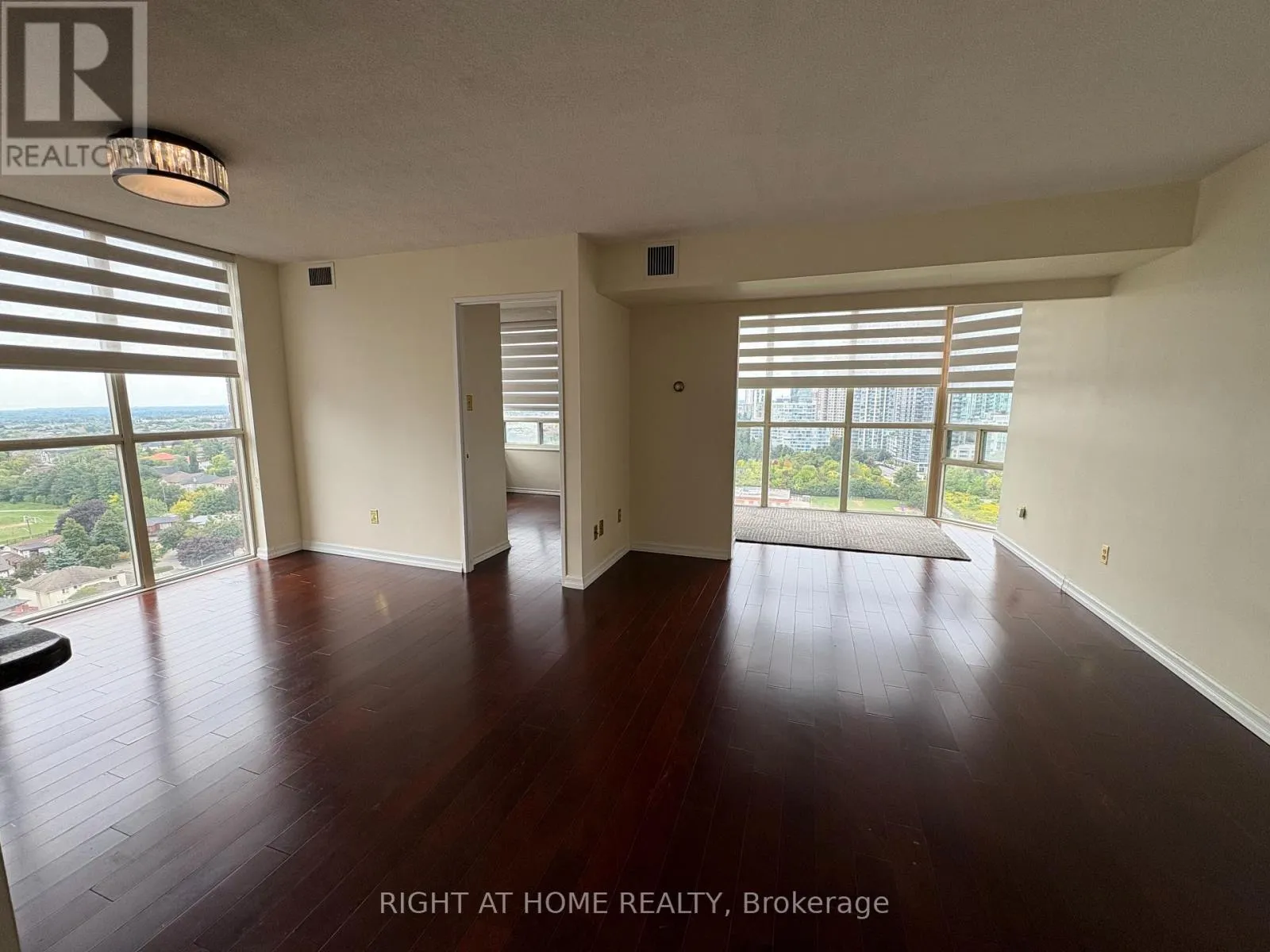 2004 - 285 ENFIELD PLACE