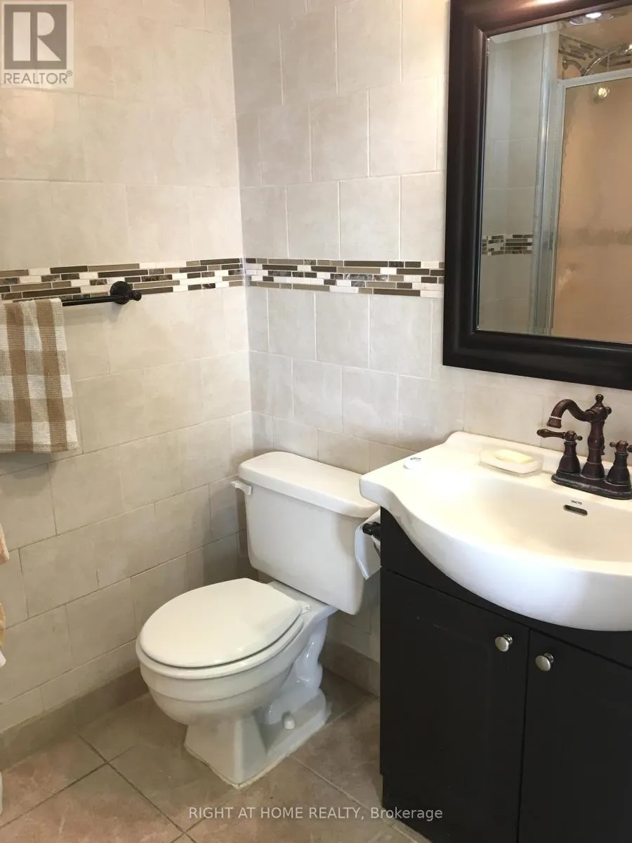 2004 - 285 ENFIELD PLACE