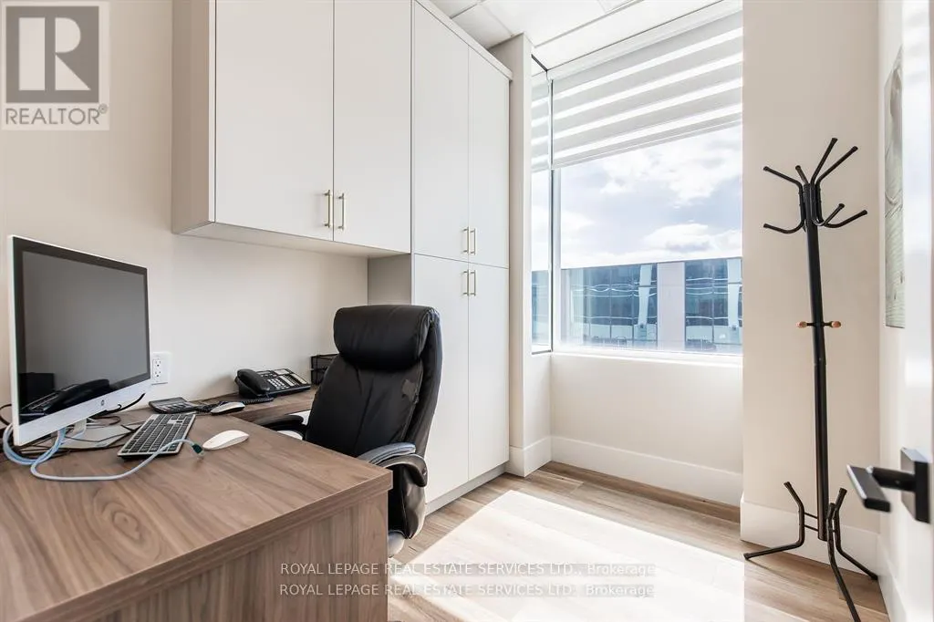 215 - 1670 NORTH SERVICE ROAD