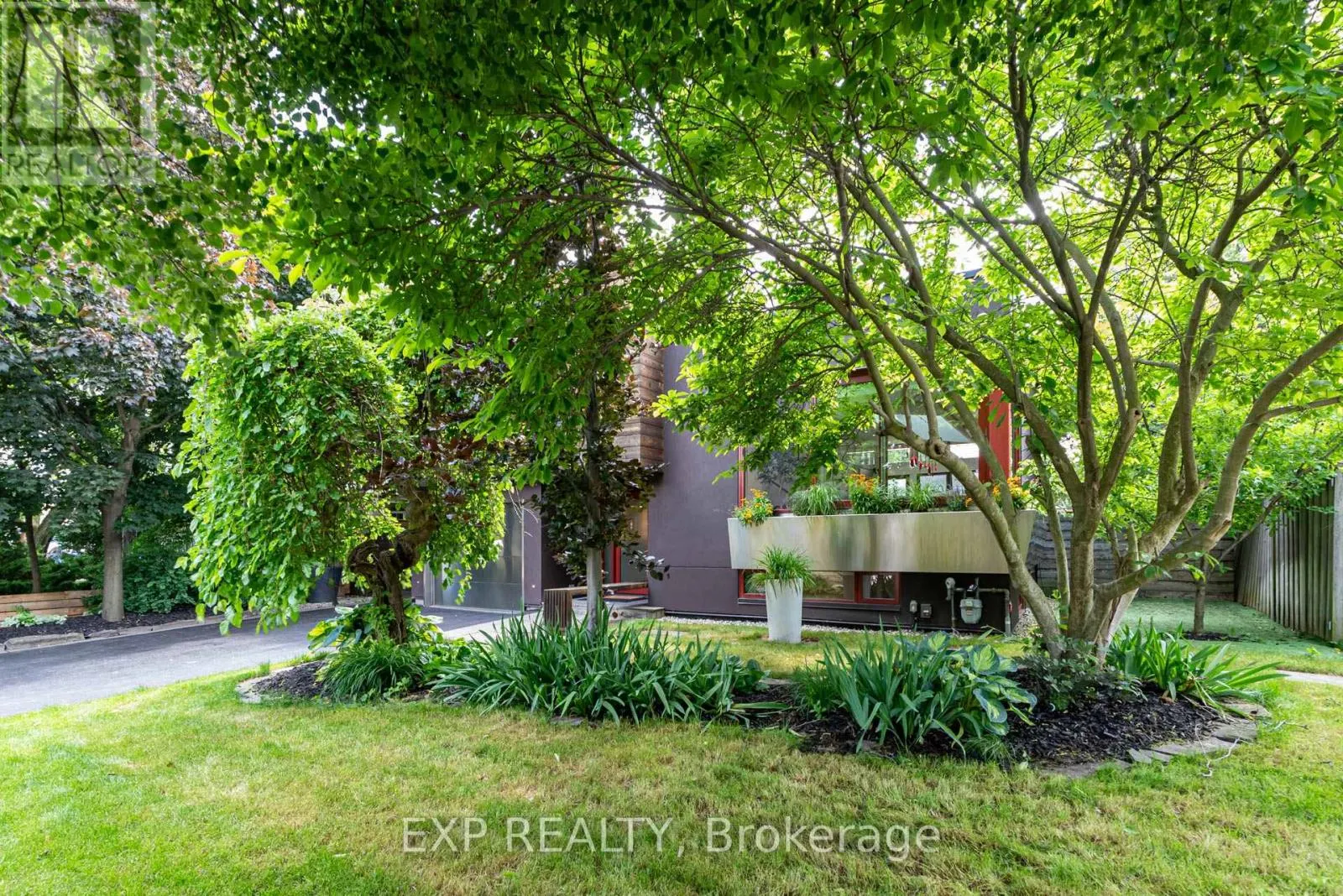 26 RICHMOND DRIVE