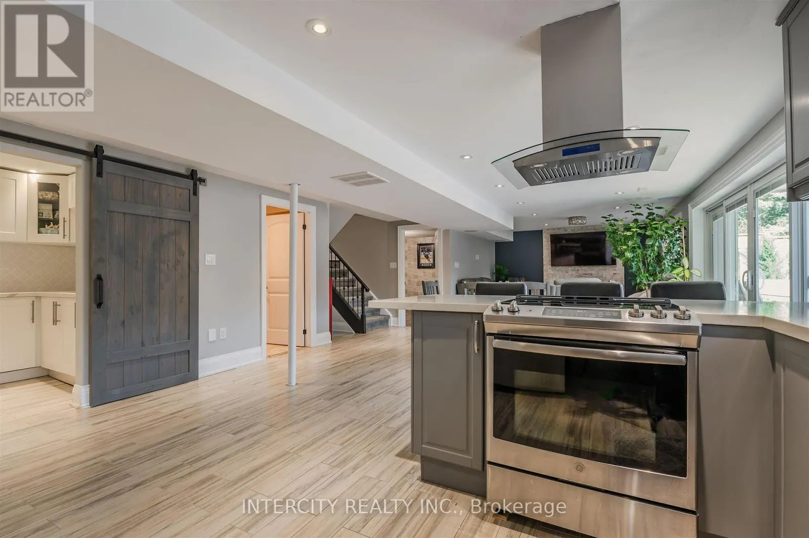 146 CONNAUGHT CRESCENT