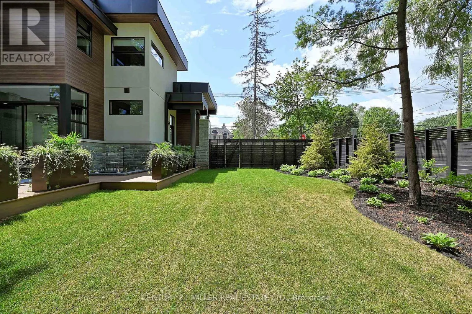 421 CHARTWELL ROAD
