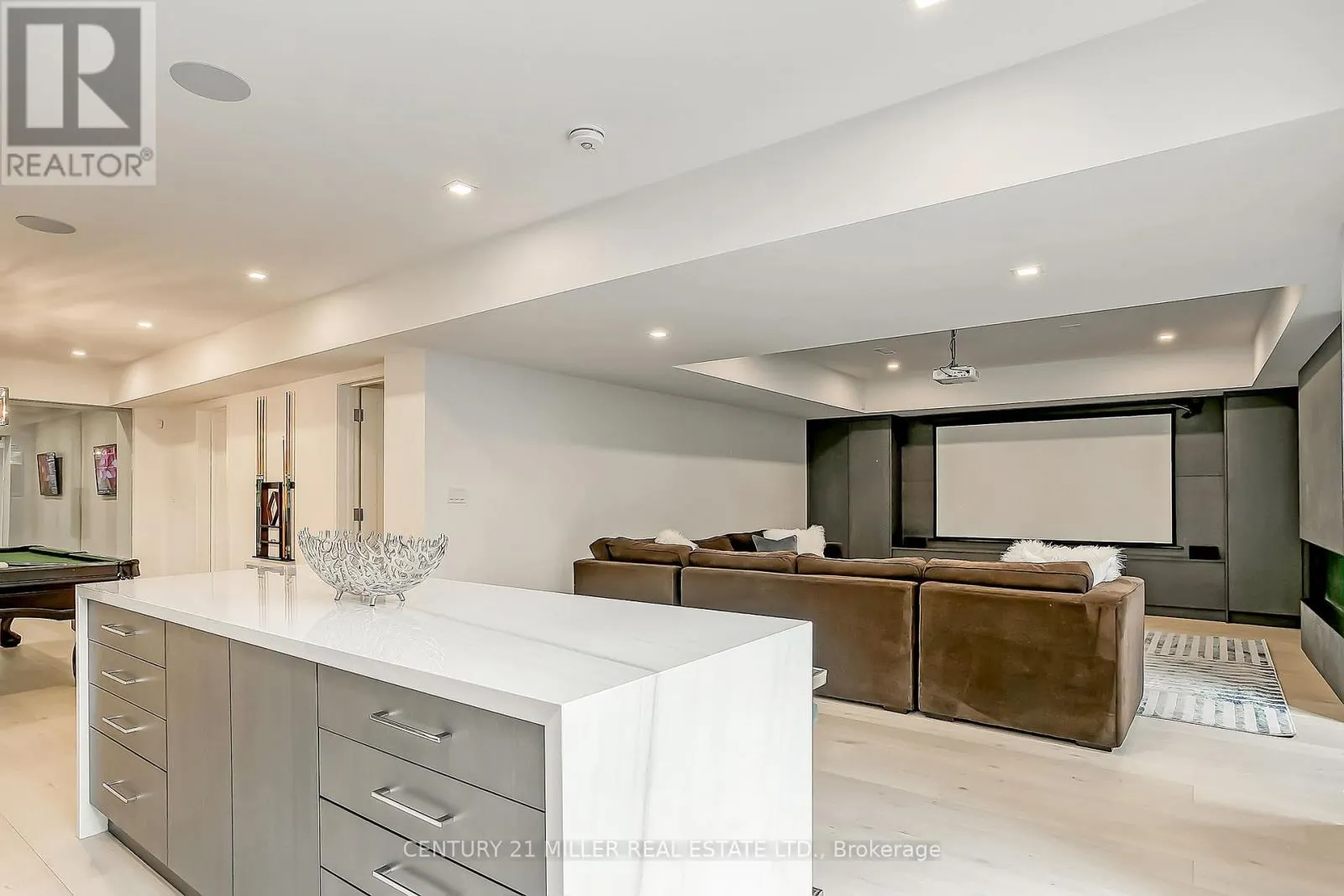 421 CHARTWELL ROAD