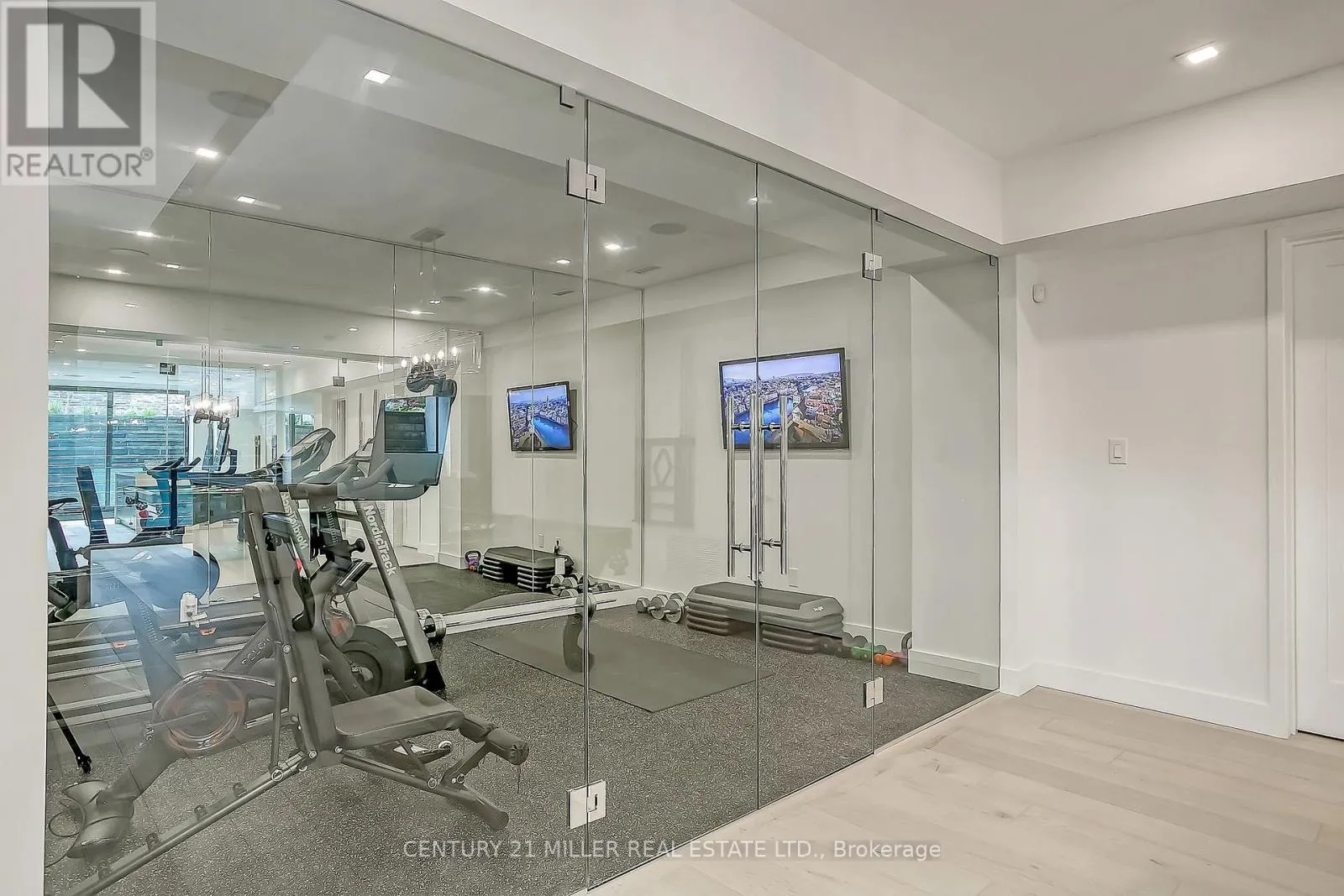 421 CHARTWELL ROAD