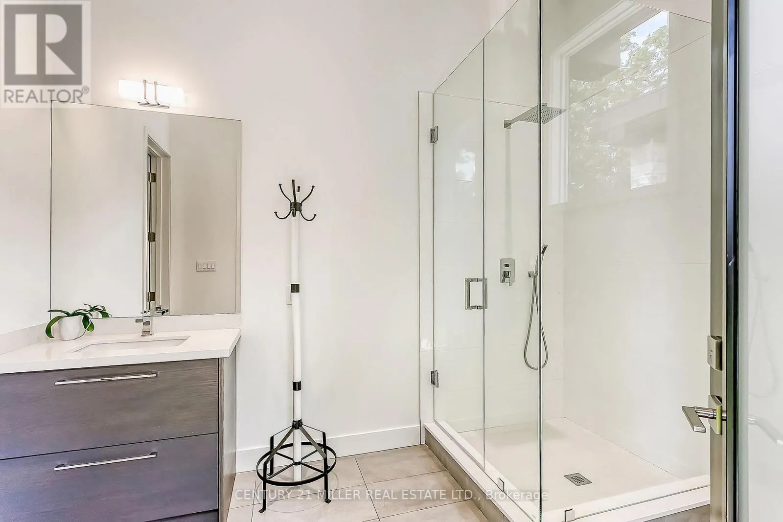 421 CHARTWELL ROAD
