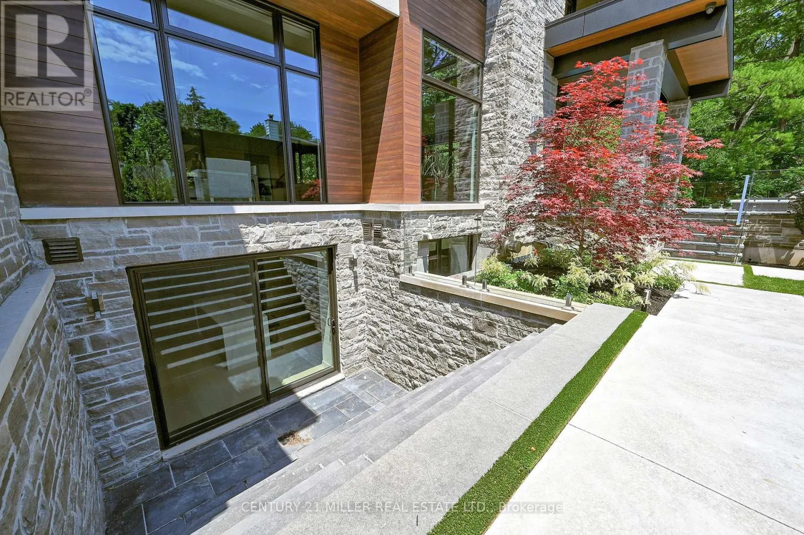 421 CHARTWELL ROAD