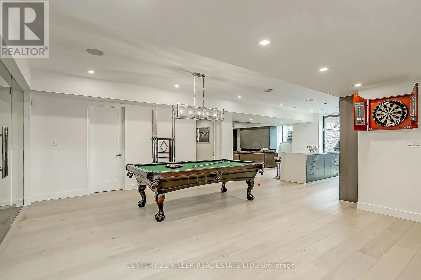 421 CHARTWELL ROAD