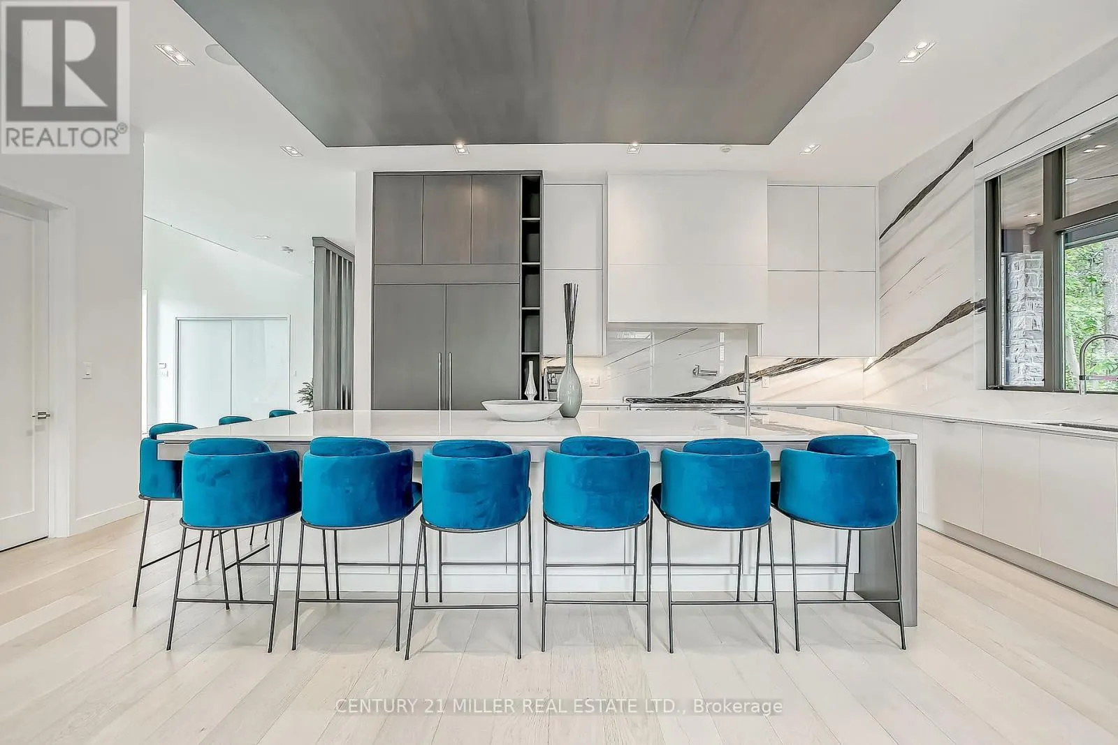 421 CHARTWELL ROAD