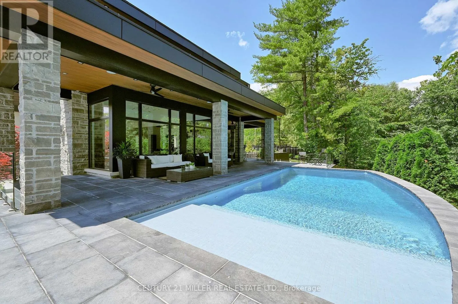 421 CHARTWELL ROAD