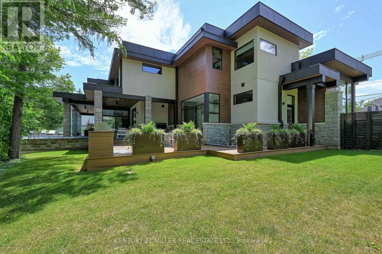 421 CHARTWELL ROAD