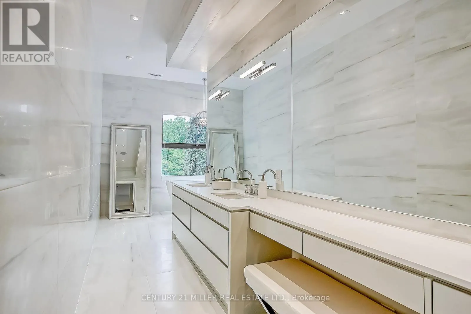 421 CHARTWELL ROAD