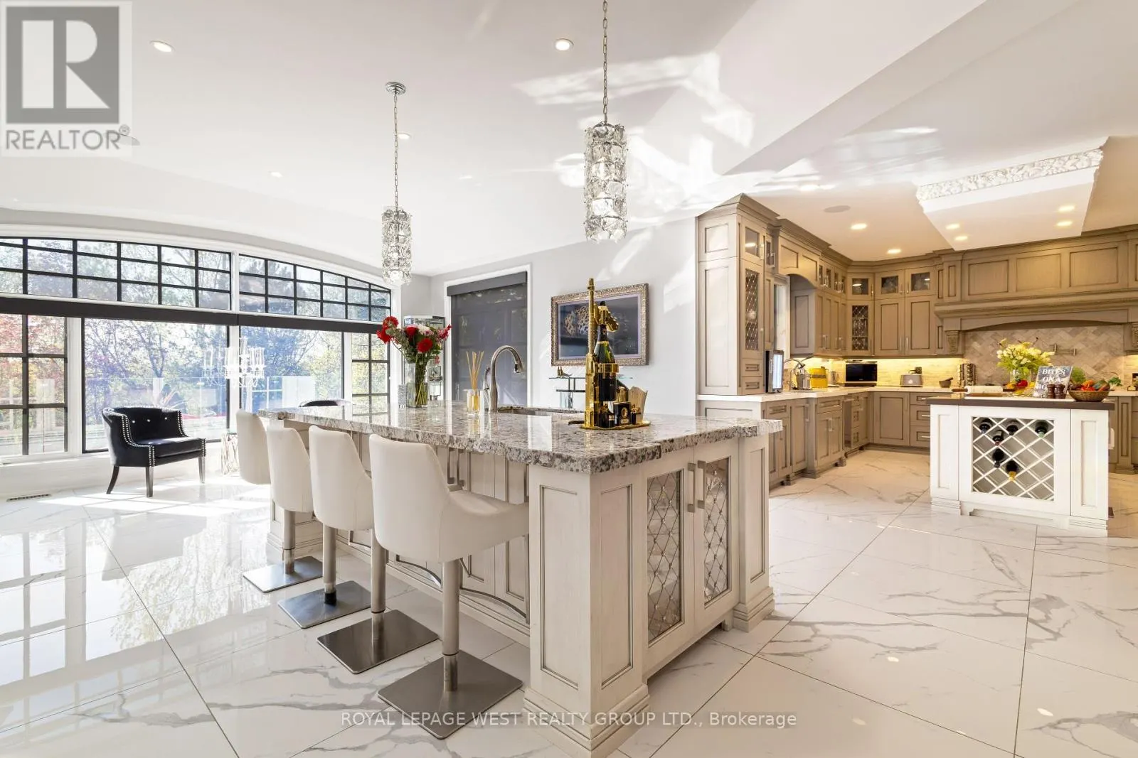 24 MCARTHUR HEIGHTS