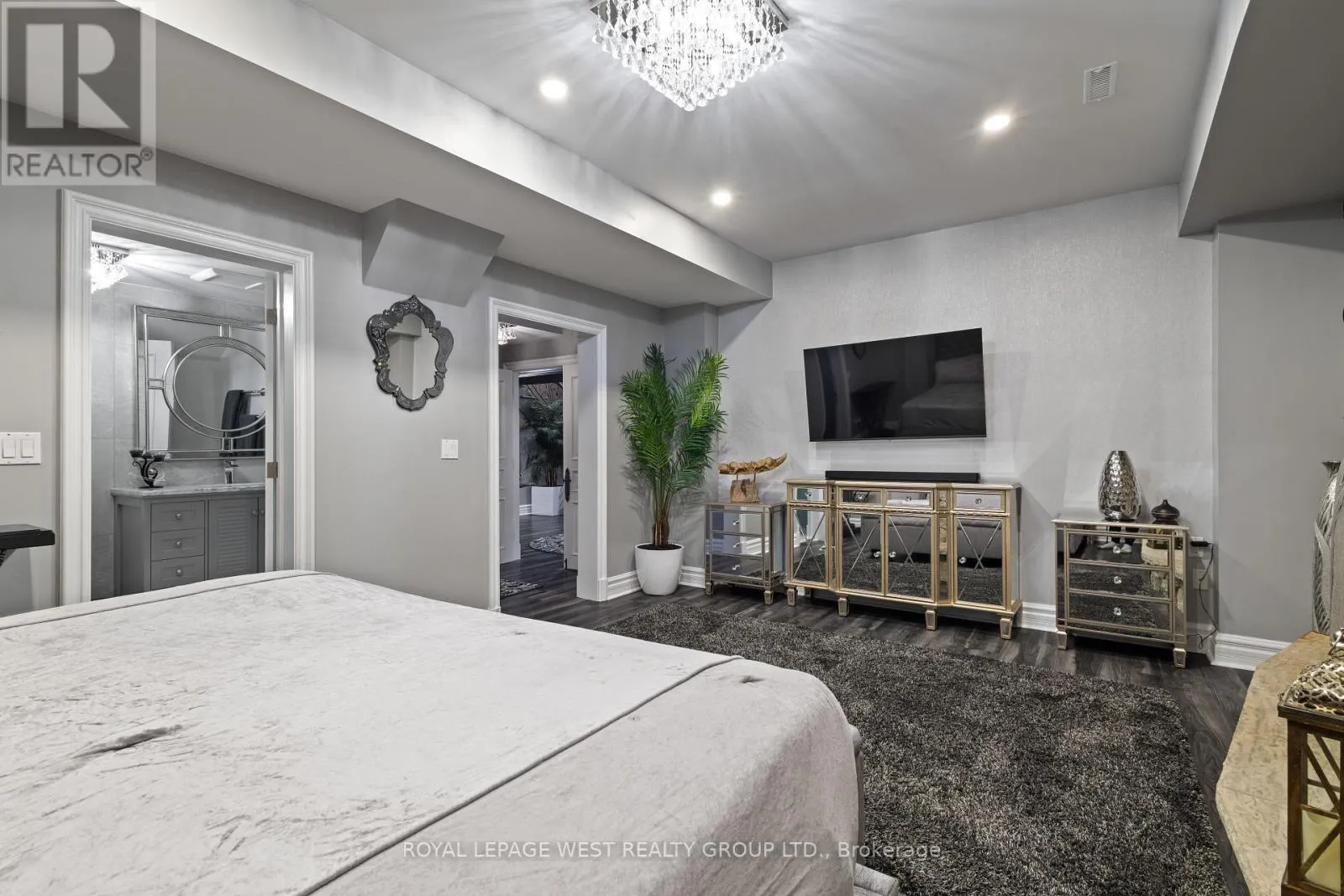 24 MCARTHUR HEIGHTS