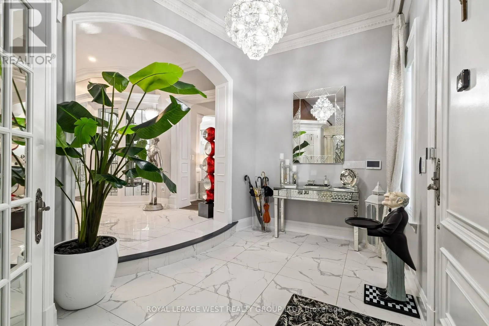 24 MCARTHUR HEIGHTS