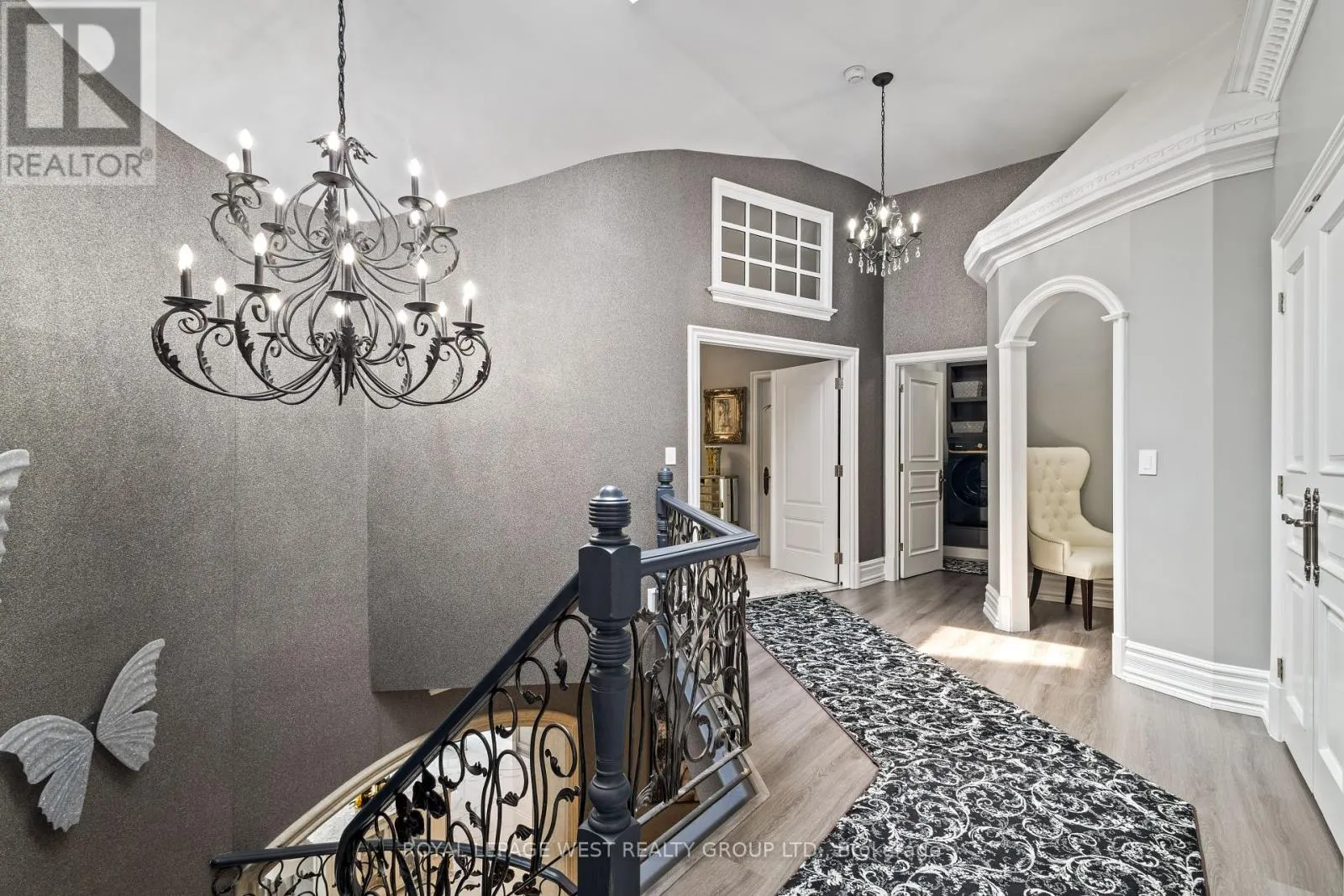 24 MCARTHUR HEIGHTS