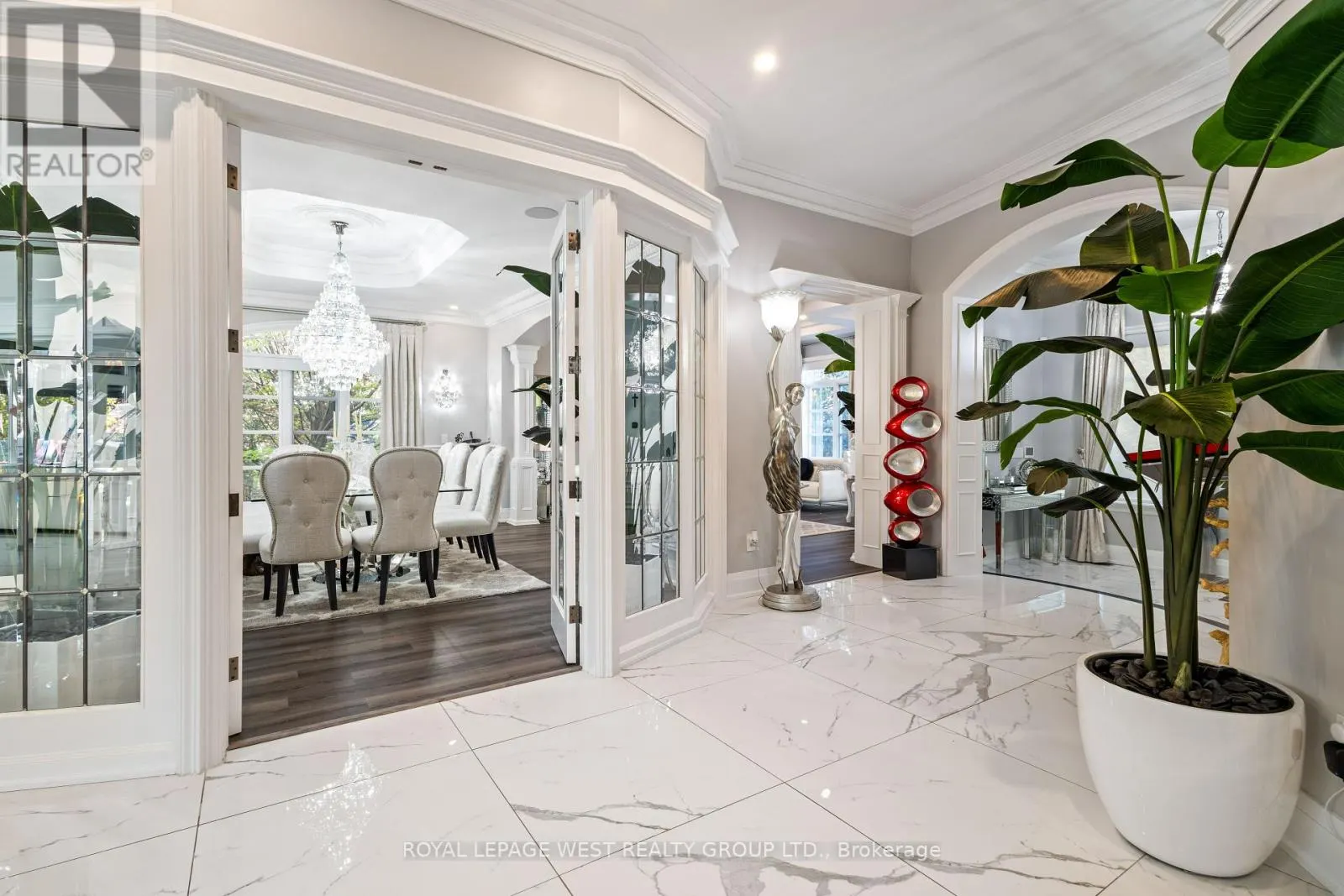 24 MCARTHUR HEIGHTS