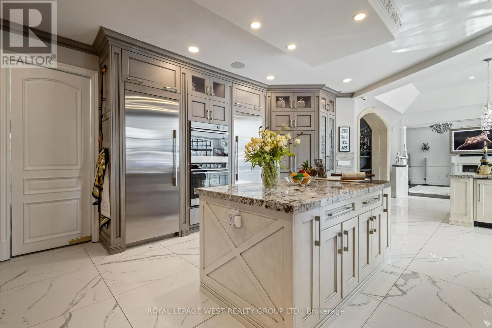24 MCARTHUR HEIGHTS