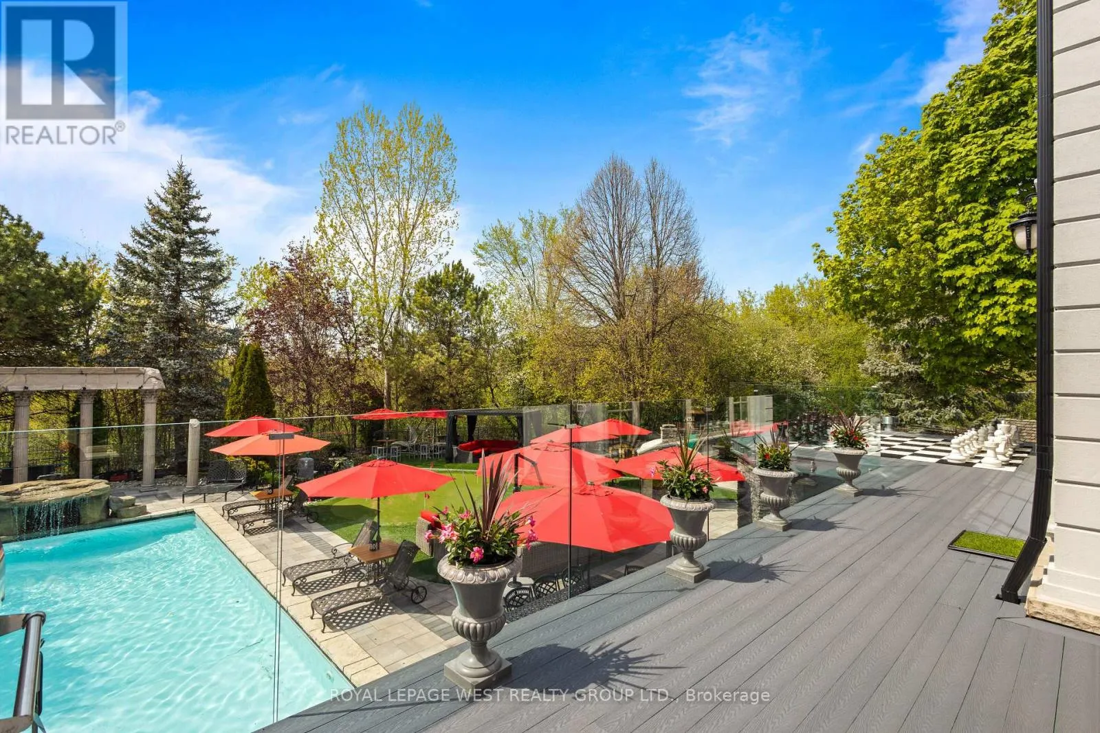 24 MCARTHUR HEIGHTS
