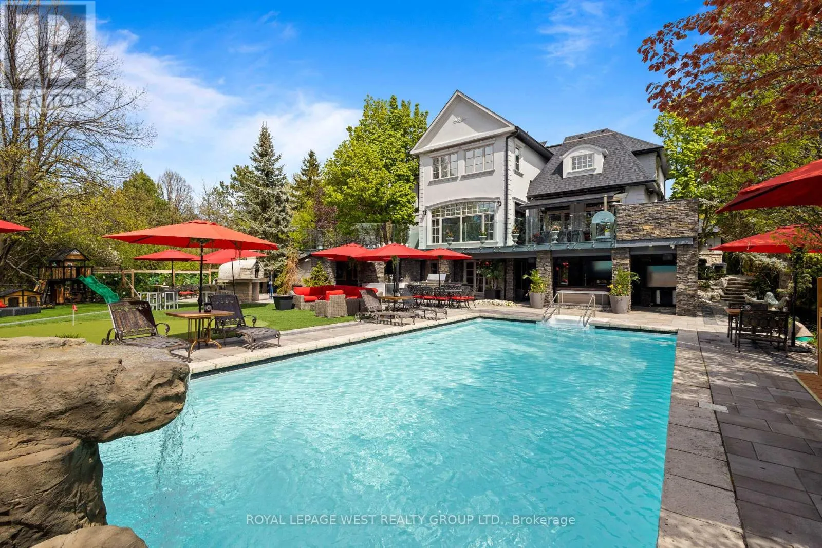 24 MCARTHUR HEIGHTS