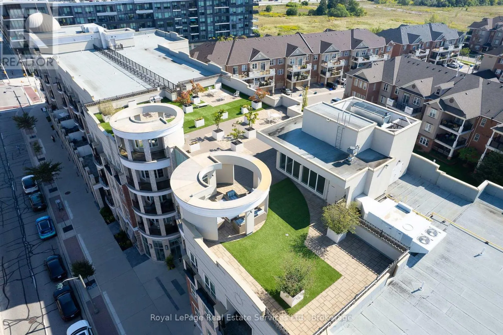 411 - 216 OAK PARK BOULEVARD, #411