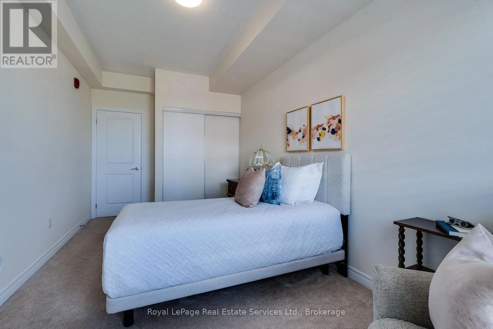 411 - 216 OAK PARK BOULEVARD, #411